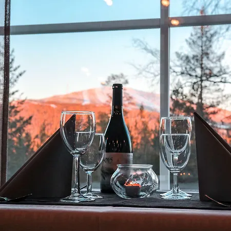 Yllaesrinne Hotell 3*